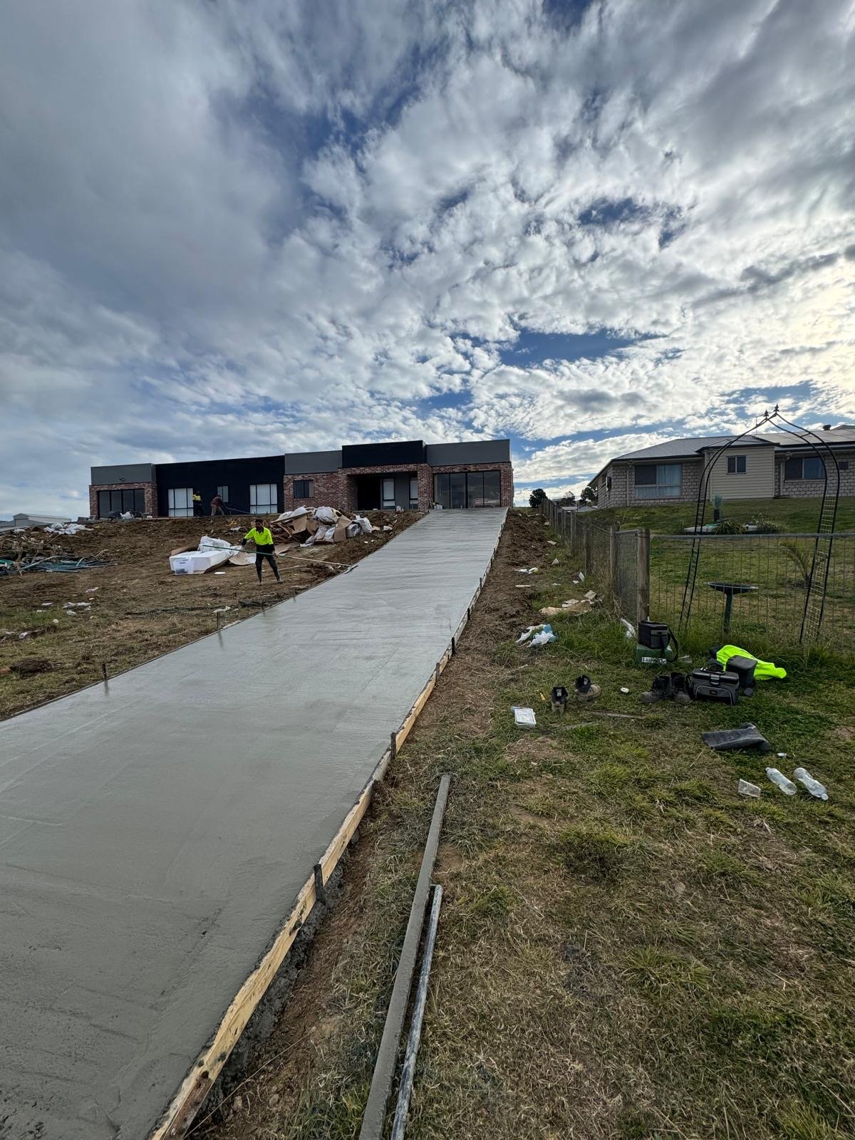 Concrete Road - Brisbane - concrete driveways project in Brisbane (photo 3 of 4)