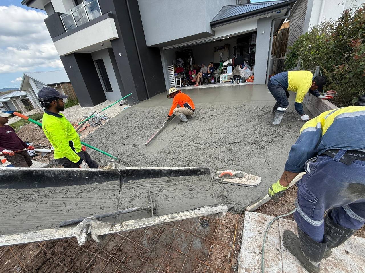 Concrete Driveway - concrete driveways project in Brisbane (photo 1 of 5)