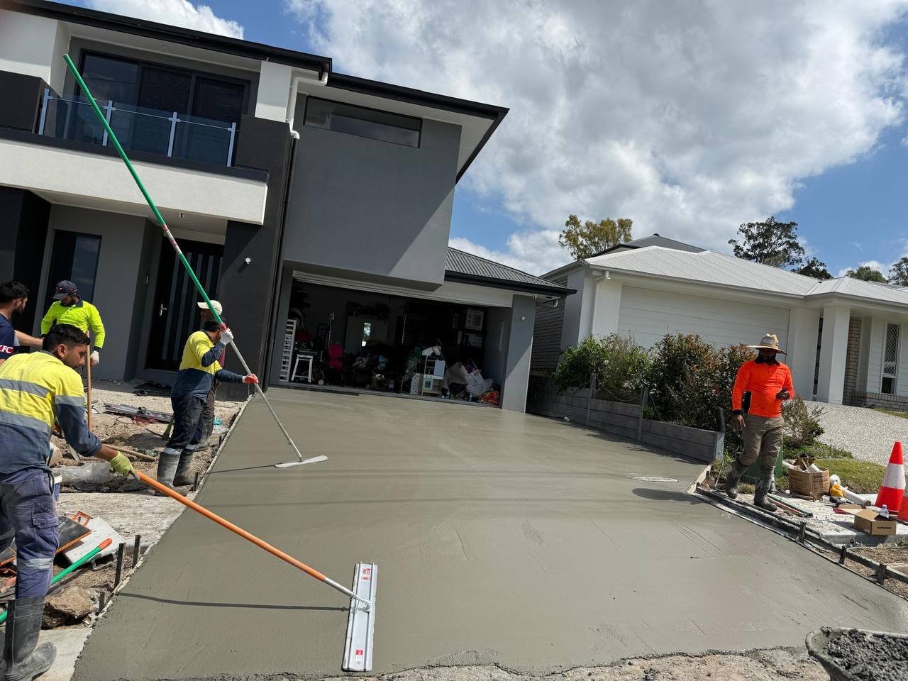 Concrete Driveway Installation - concrete driveways project in Brisbane (photo 5 of 6)