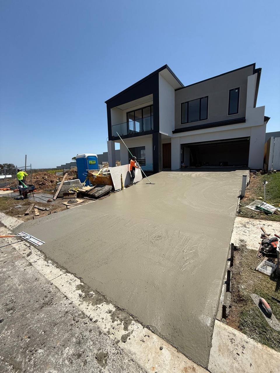 Driveway Concreting - concrete driveways project in Brisbane (photo 1 of 7)