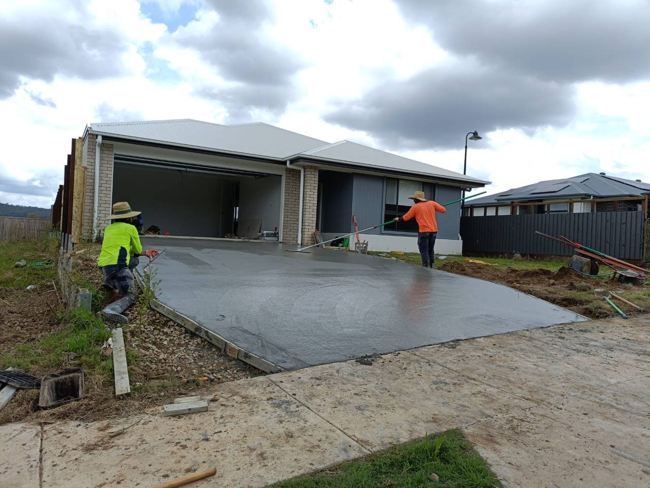 Concrete Driveway Finishing - concrete driveways project in Brisbane (photo 3 of 4)